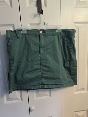 Lee Women's Skort in Sage Green